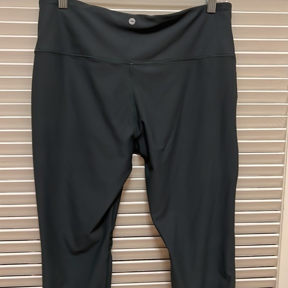 Avia Athletic Leggings / Joggers / Exercise / Running Pants in Green, Size Large - Picture 11 of 15